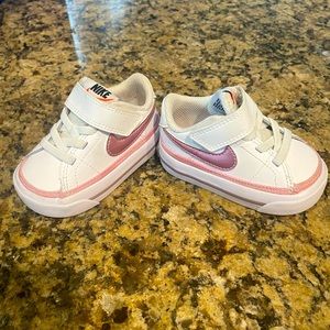 Gently USED Baby girl Nike tennis shoes in size 3